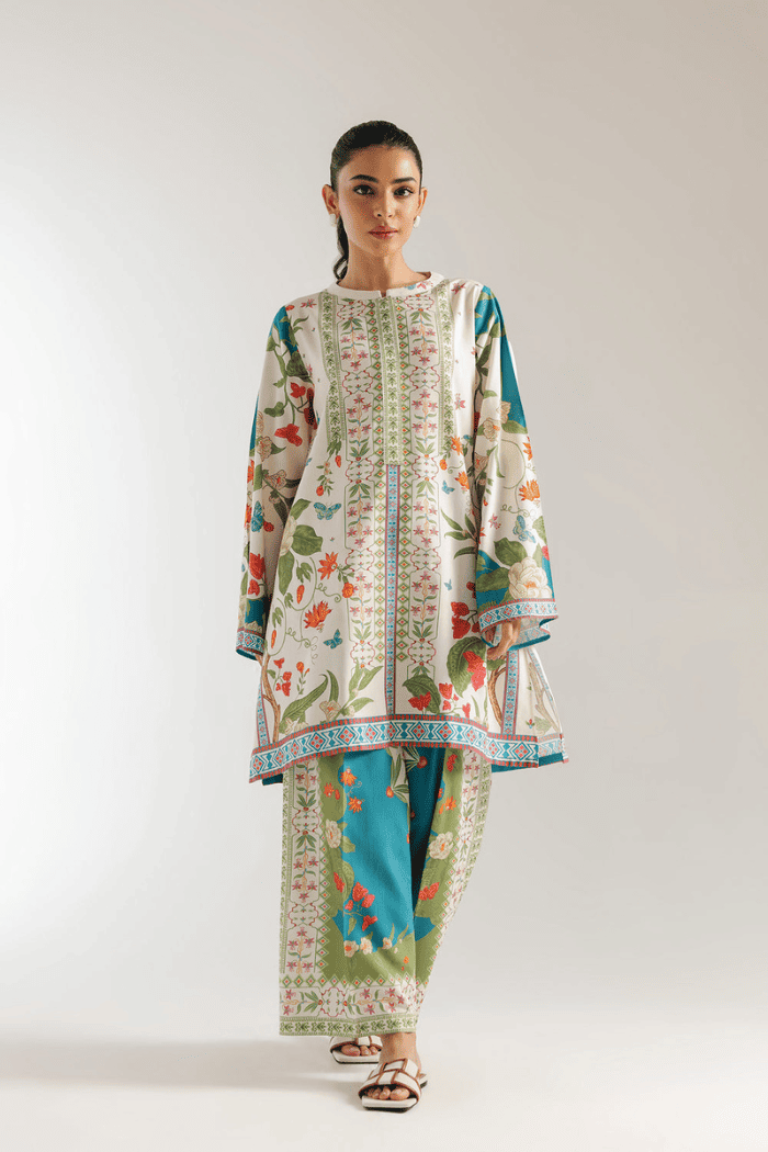 model wearing co ord set
