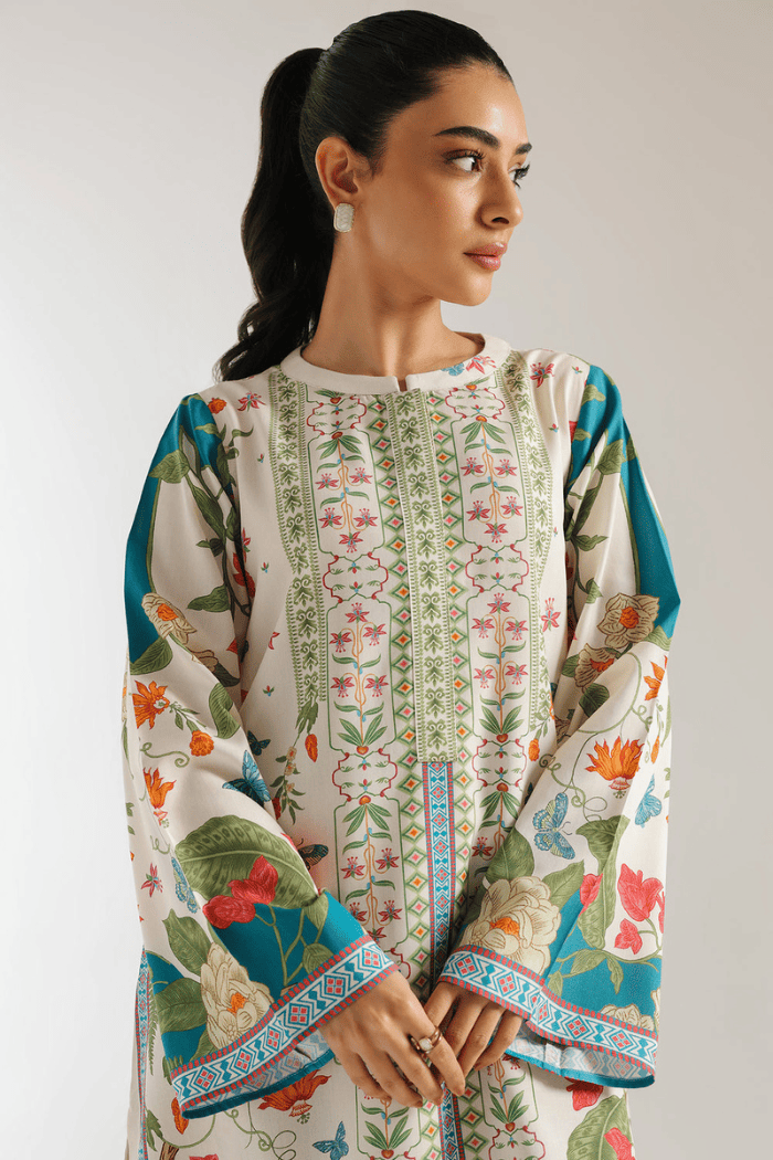 model wearing co ord set