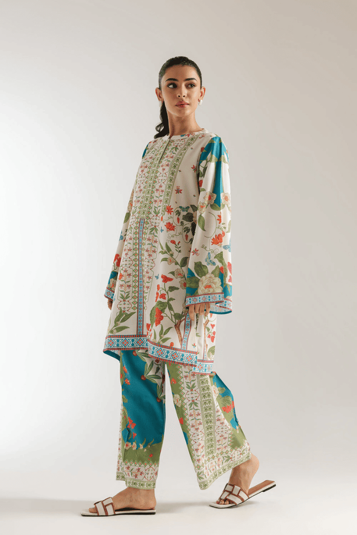 model wearing co ord set