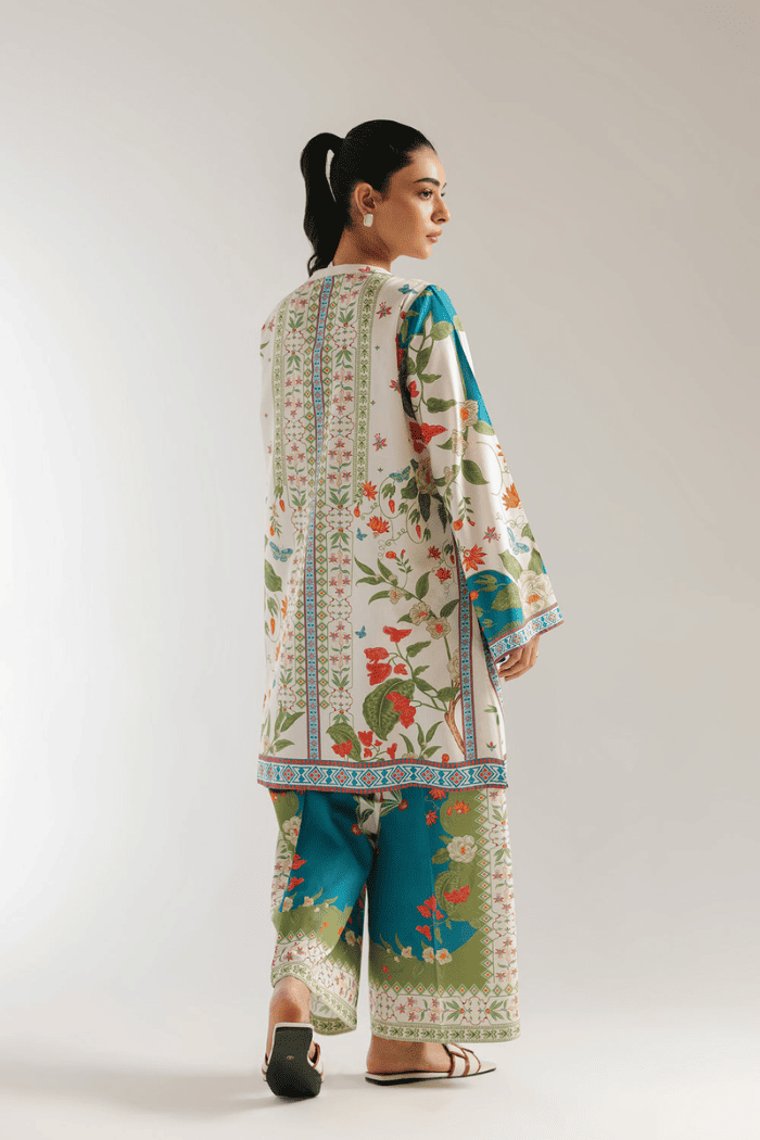 model wearing co ord set