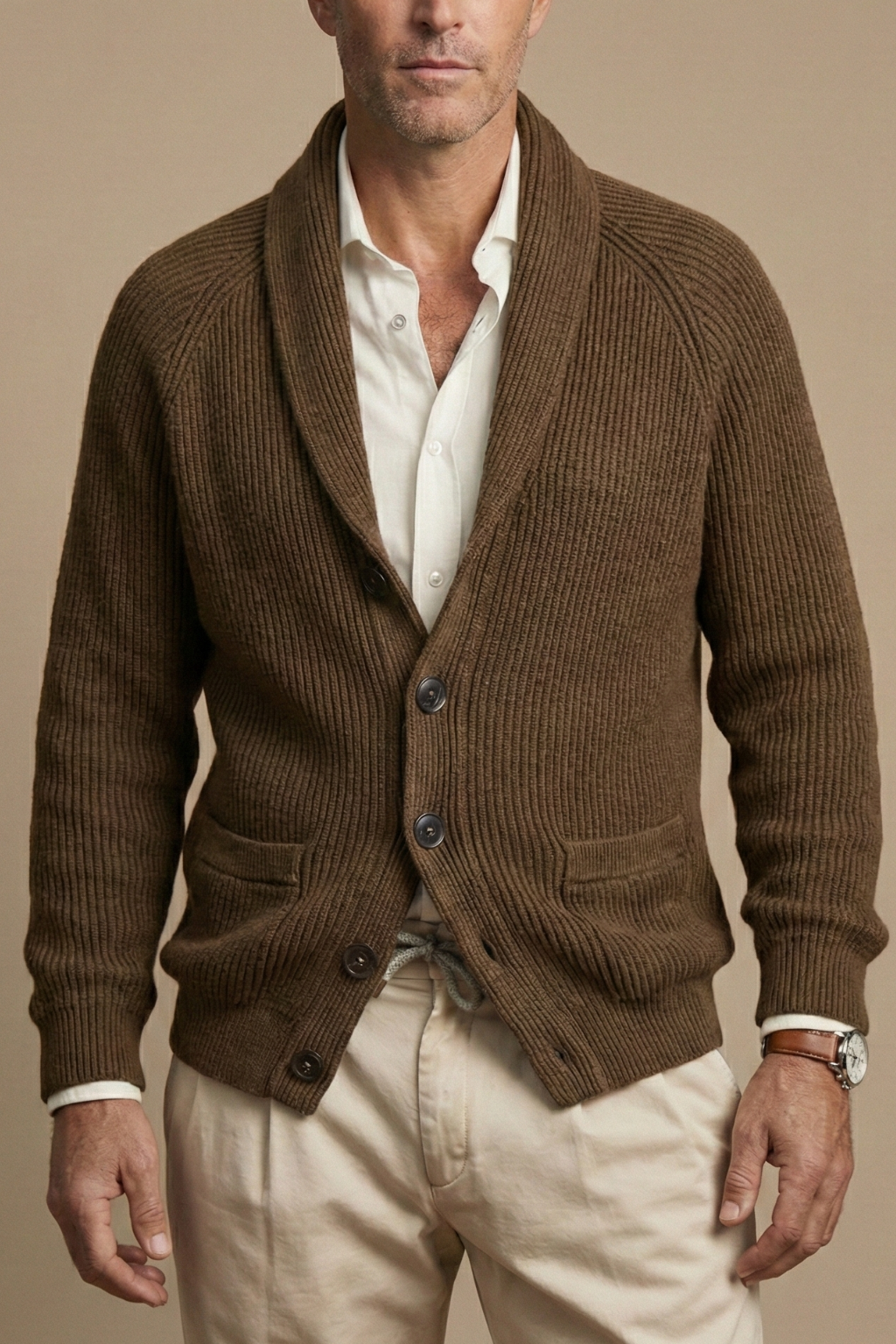 Cardigan en maille pour homme avec col châle et boutonnage sur le devant