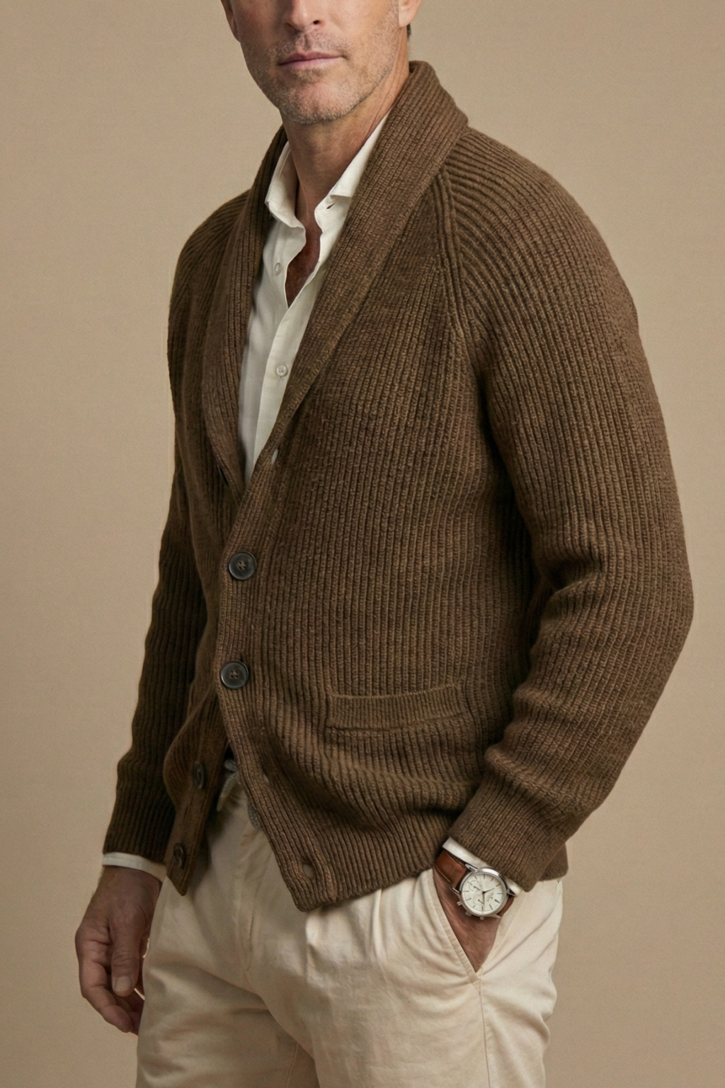 Cardigan en maille pour homme avec col châle et boutonnage sur le devant