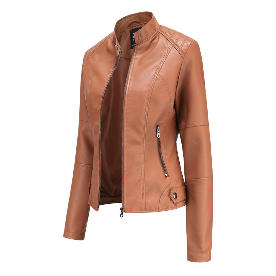 Chaqueta de cuero entallada para mujer