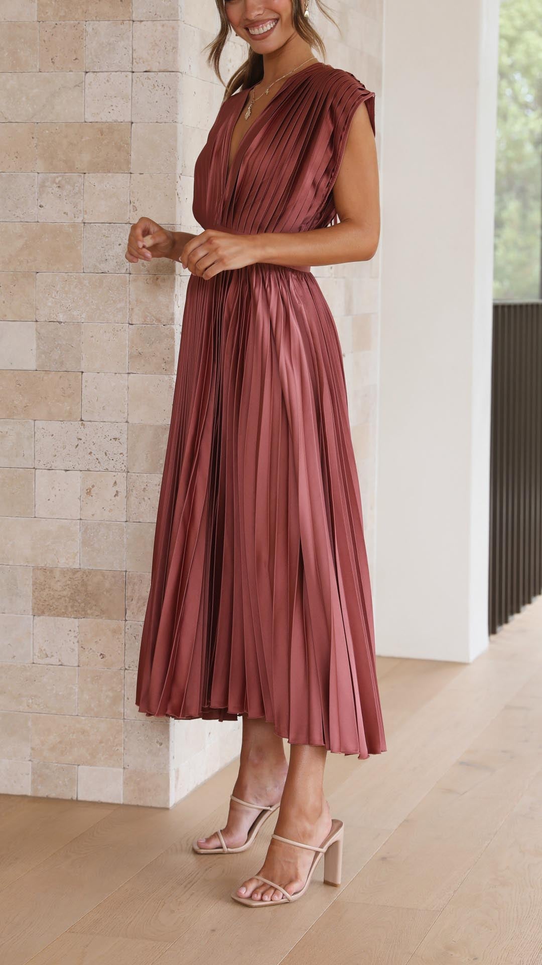 Annabelle - Women's Elegant Pleated Chiffon Maxi Dress