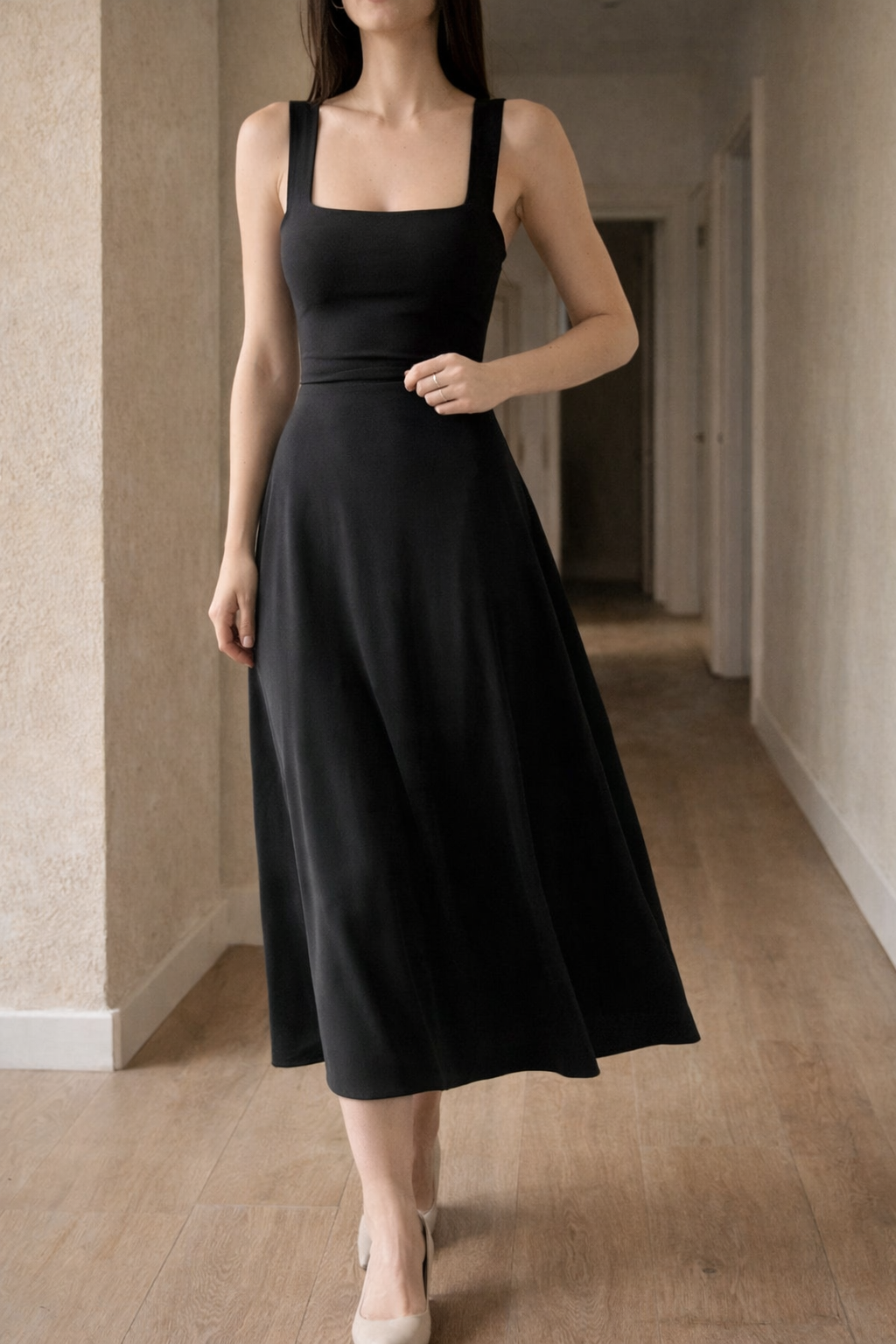 Robe midi trapèze pour femme, bretelles larges et corsage ajusté